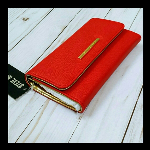 Steve Madden Handbags - Steve Madden wallet NWT Women's Gorgeous Red Color